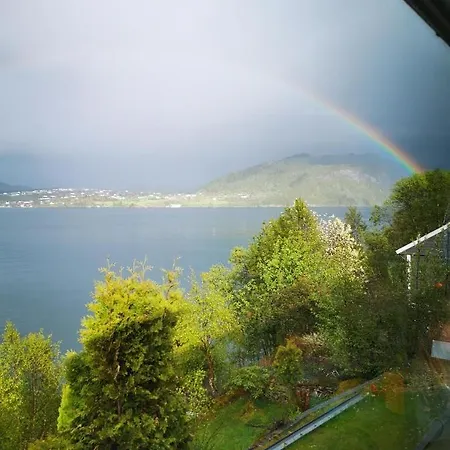 Apartment Bjornestrand Fjordside View
