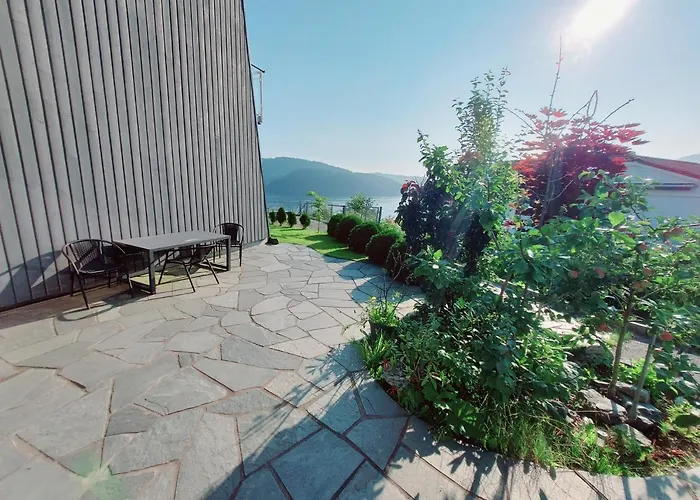 Bjornestrand Fjordside View 卑爾根