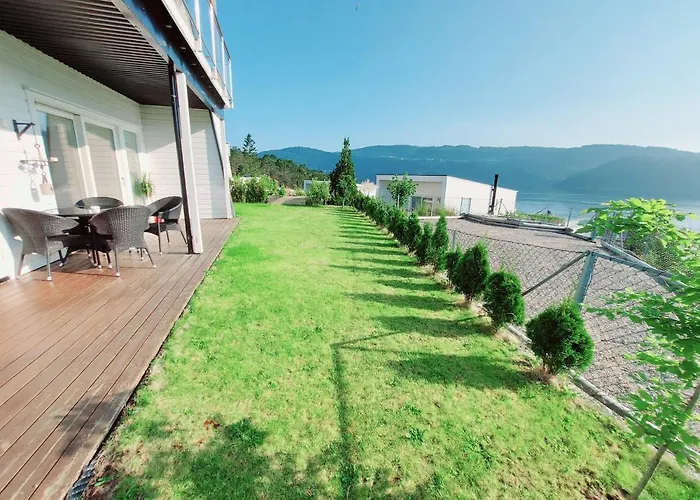 Bjornestrand Fjordside View 卑爾根