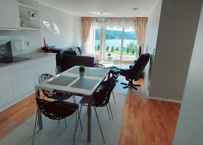 Bjornestrand Fjordside View Apartament *