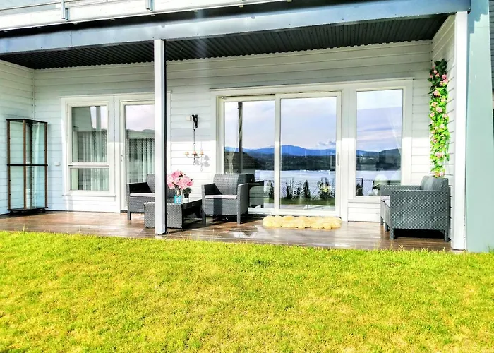 公寓 Bjornestrand Fjordside View