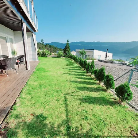 Bjornestrand Fjordside View Μπέργκεν