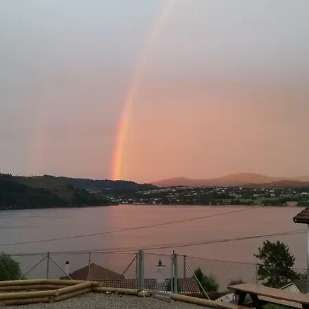 Bjornestrand Fjordside View Μπέργκεν